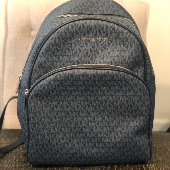 Michael Kors Abbey L Backpack MK Navy Admiral main image 6